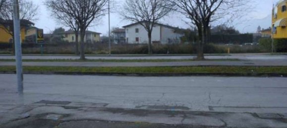 Terreno em Desenzano del Garda, Italy 1657 m² N.º 276027 5