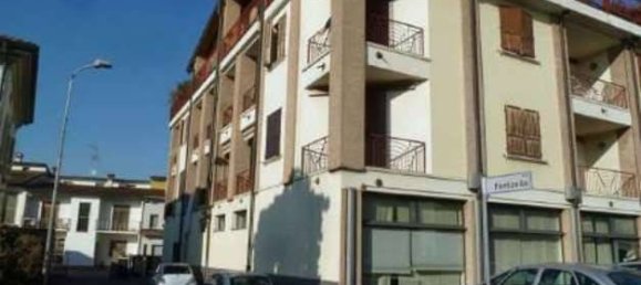 2 bedrooms Apartment in Mozzanica, Italy No. 335003 3