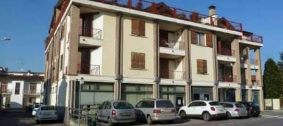 2 bedrooms Apartment in Mozzanica, Italy No. 335003 2
