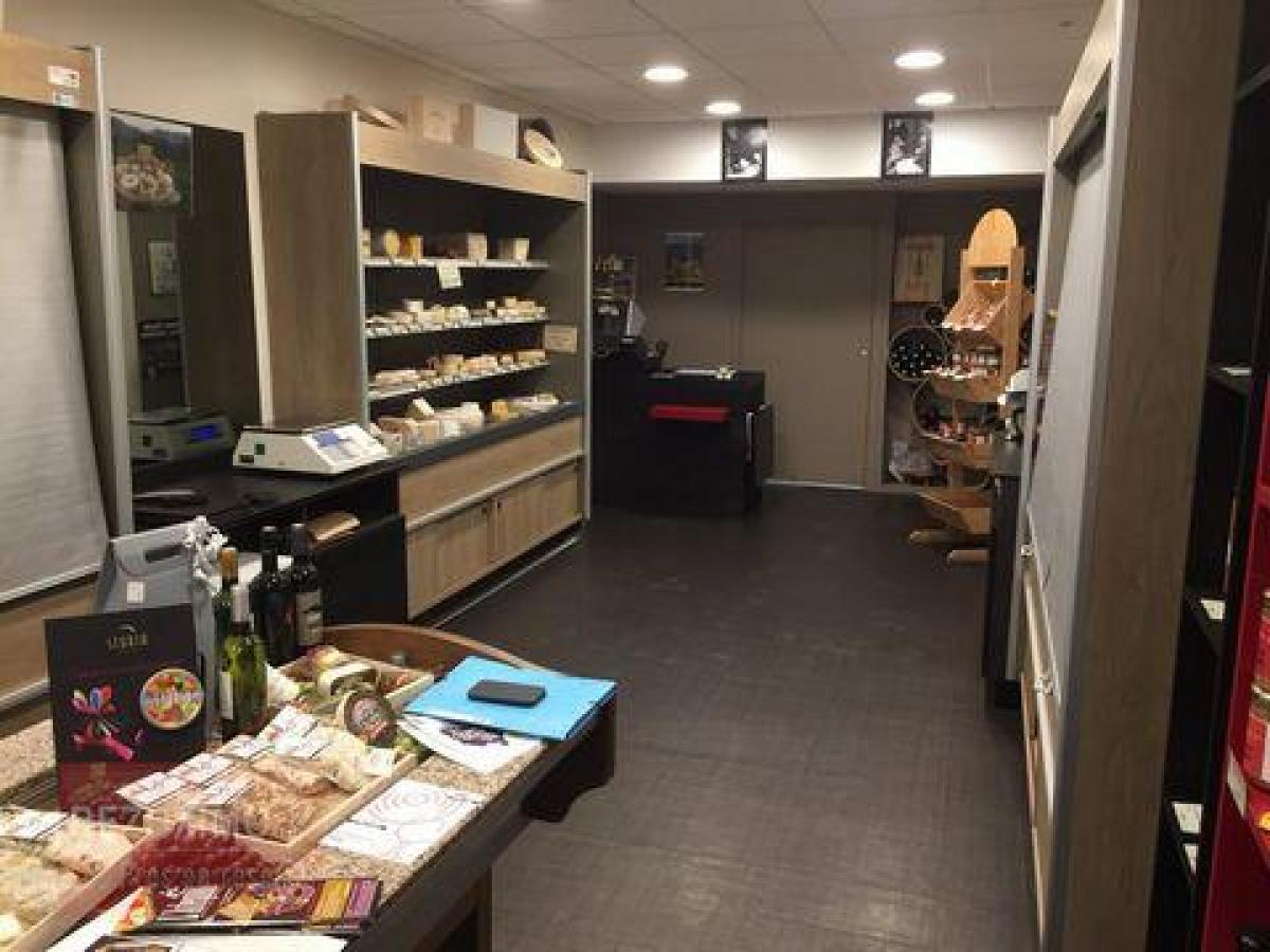 52m² Factory in Pau, France No. 17460