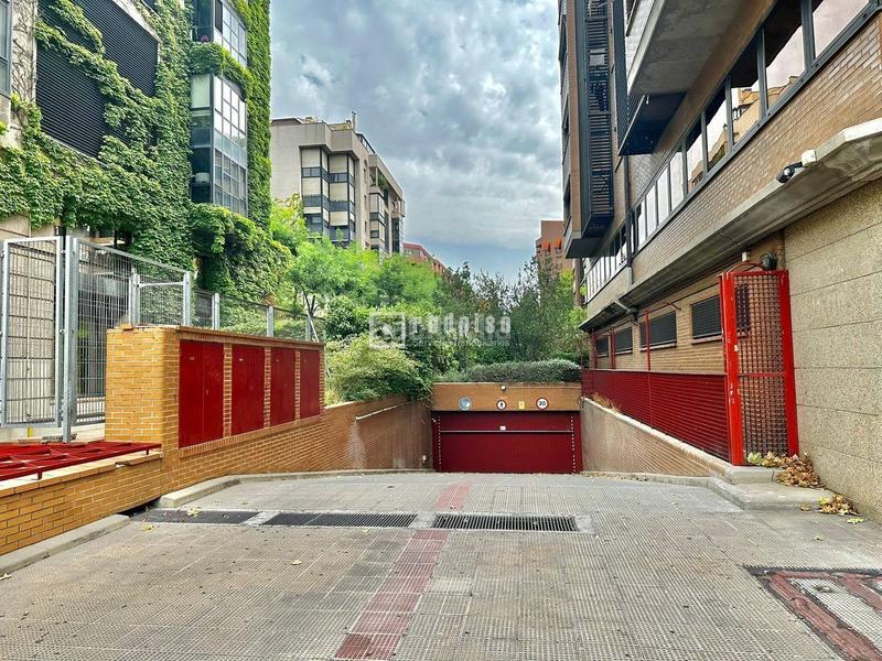 13m² Parking in Madrid, Spain No. 206376