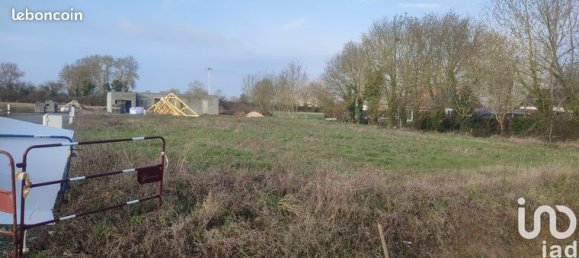 453m² Land in Neuille-Pont-Pierre, France No. 304101 3