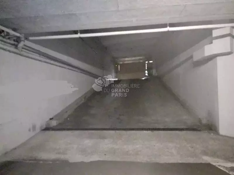 1 room Parking in Vitry-sur-Seine, France No. 174977