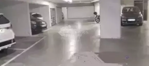 1 room Parking in Vitry-sur-Seine, France No. 174977 3