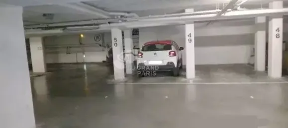 1 room Parking in Vitry-sur-Seine, France No. 174977 2