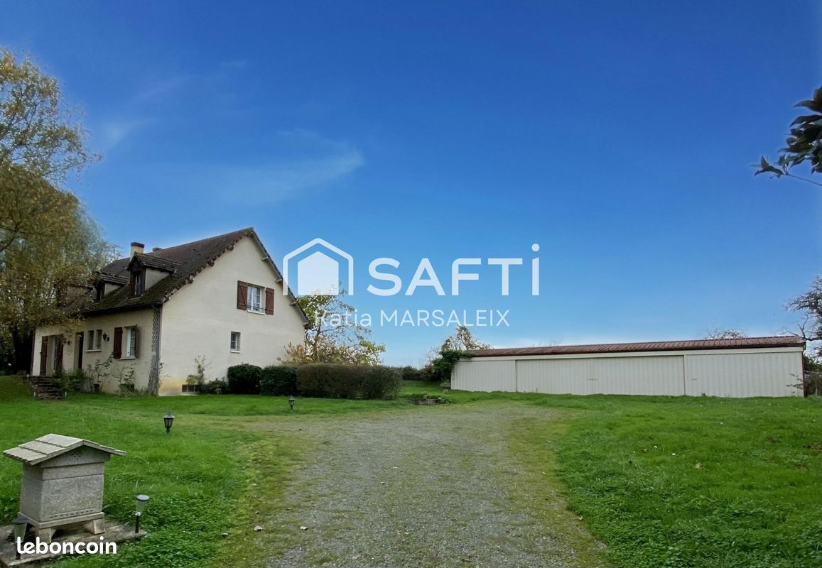 5 bedrooms House in Neuvy-Saint-Sepulchre, France No. 209237