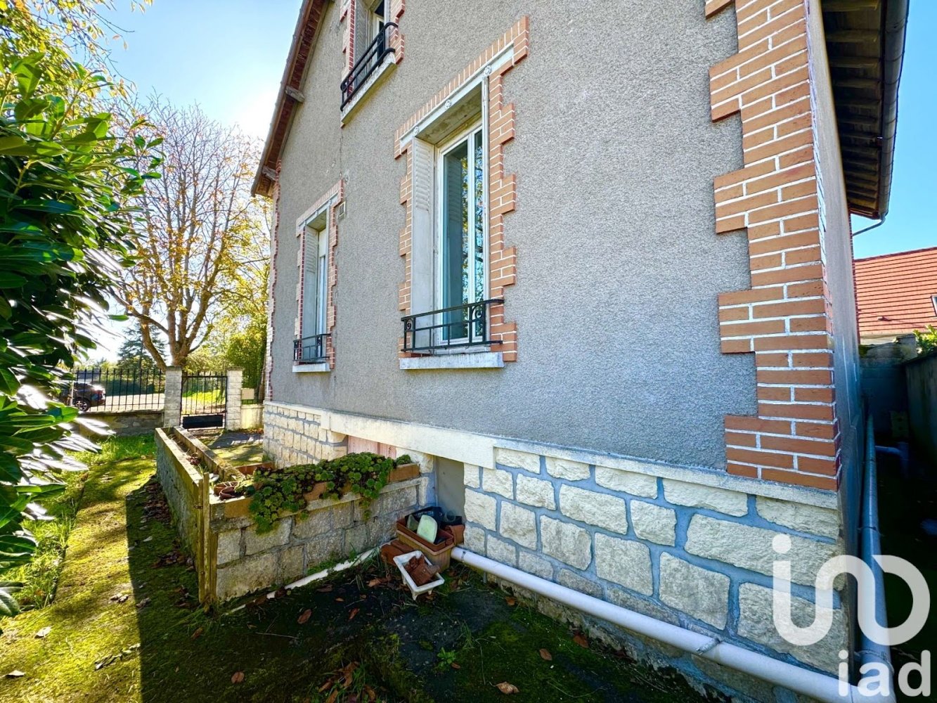 Дом с 3 спальнями в Сюри-пре-Лере, Франция № 225262