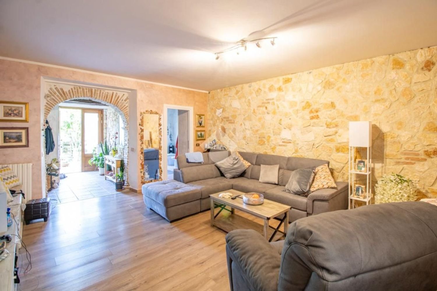 Casa de 9 divisões em Greccio, Italy N.º 277808