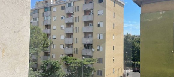 Квартира с 4 комнатами в Бари, Италия № 26431 8