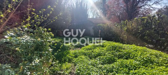 469m² Land in Rosny-sous-Bois, France No. 182048 2