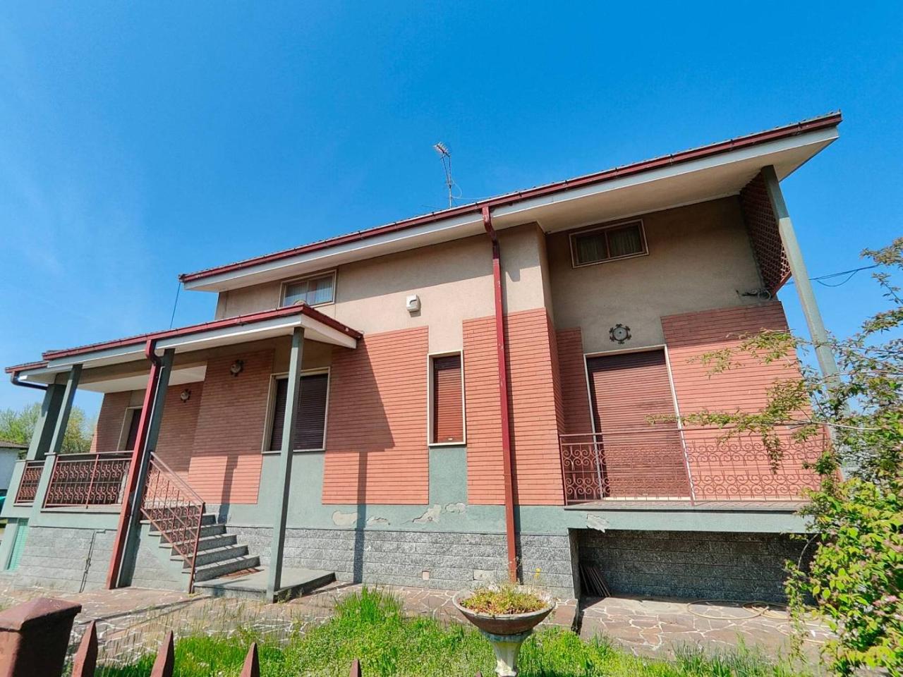 4-salle Villa à Tortona, Italy No. 152638