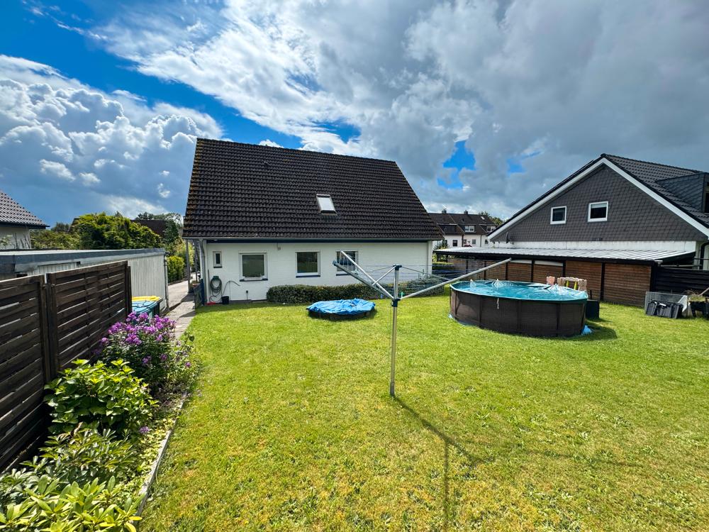 Apartamento de 3 habitaciónes en Stormarn, Germany No. 243803