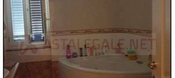 3 Schlafzimmer Wohnung in Trani, Italy, Nr. 260768 11