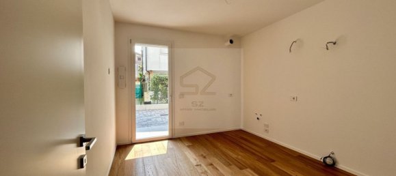 Квартира с 4 комнатами в Падуя, Италия № 286652 4