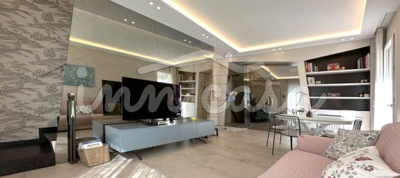 3 bedrooms House in Rimini, Italy No. 328737 2