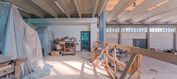 2000m² Warehouse in Massa, Italy No. 303816 39