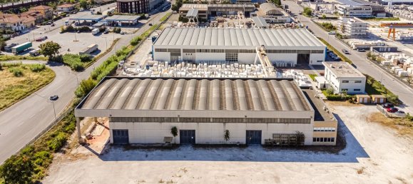 2000m² Warehouse in Massa, Italy No. 303816 3