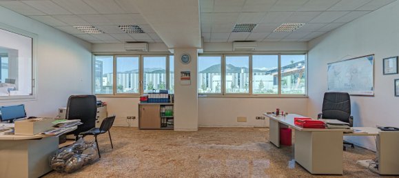 2000m² Warehouse in Massa, Italy No. 303816 23
