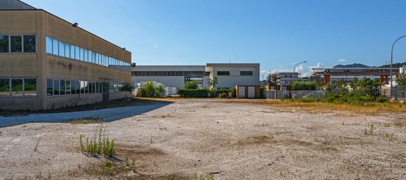 2000m² Warehouse in Massa, Italy No. 303816 44