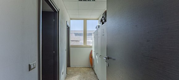 2000m² Warehouse in Massa, Italy No. 303816 28