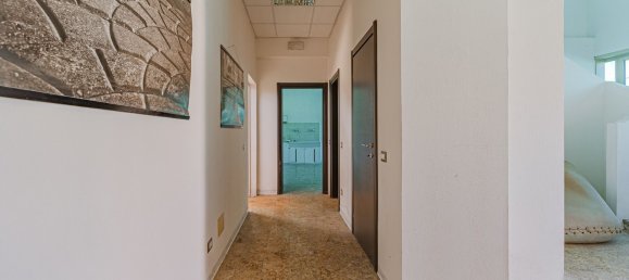 2000m² Warehouse in Massa, Italy No. 303816 32