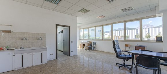 2000m² Warehouse in Massa, Italy No. 303816 16