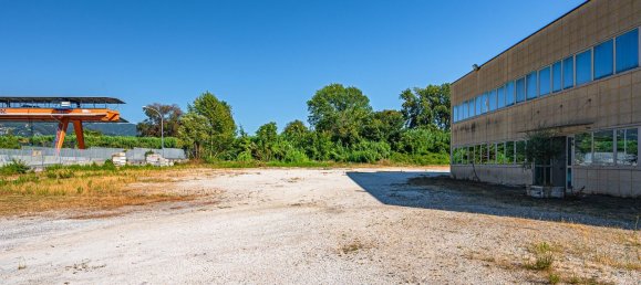 2000m² Warehouse in Massa, Italy No. 303816 43