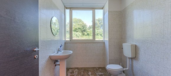 2000m² Warehouse in Massa, Italy No. 303816 29