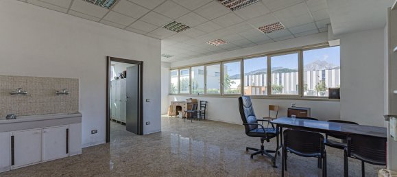 2000m² Warehouse in Massa, Italy No. 303816 14