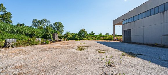 2000m² Warehouse in Massa, Italy No. 303816 47