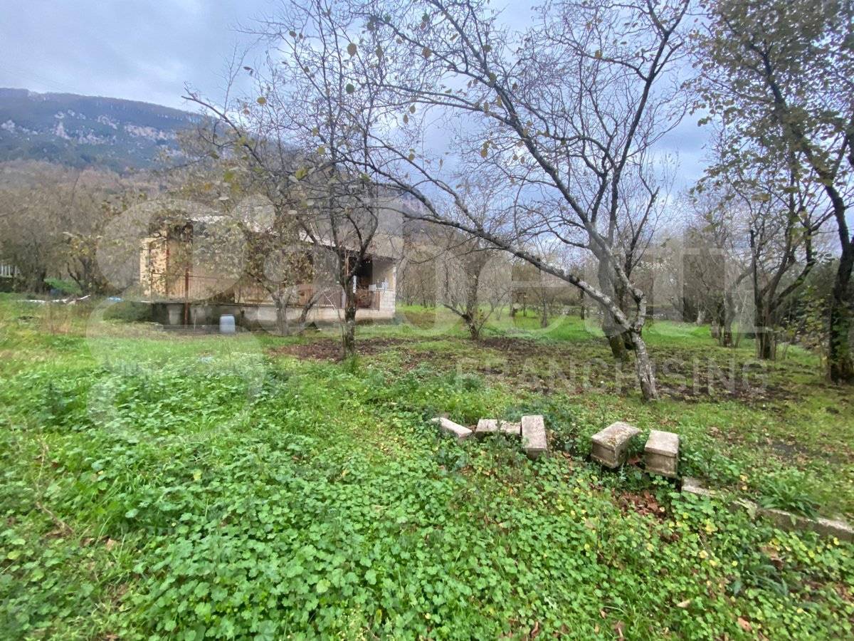 Grundstück in Forino, Italy 3000m², Nr. 270431