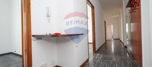 3 bedrooms Apartment in Bergamo, Italy No. 360482 9