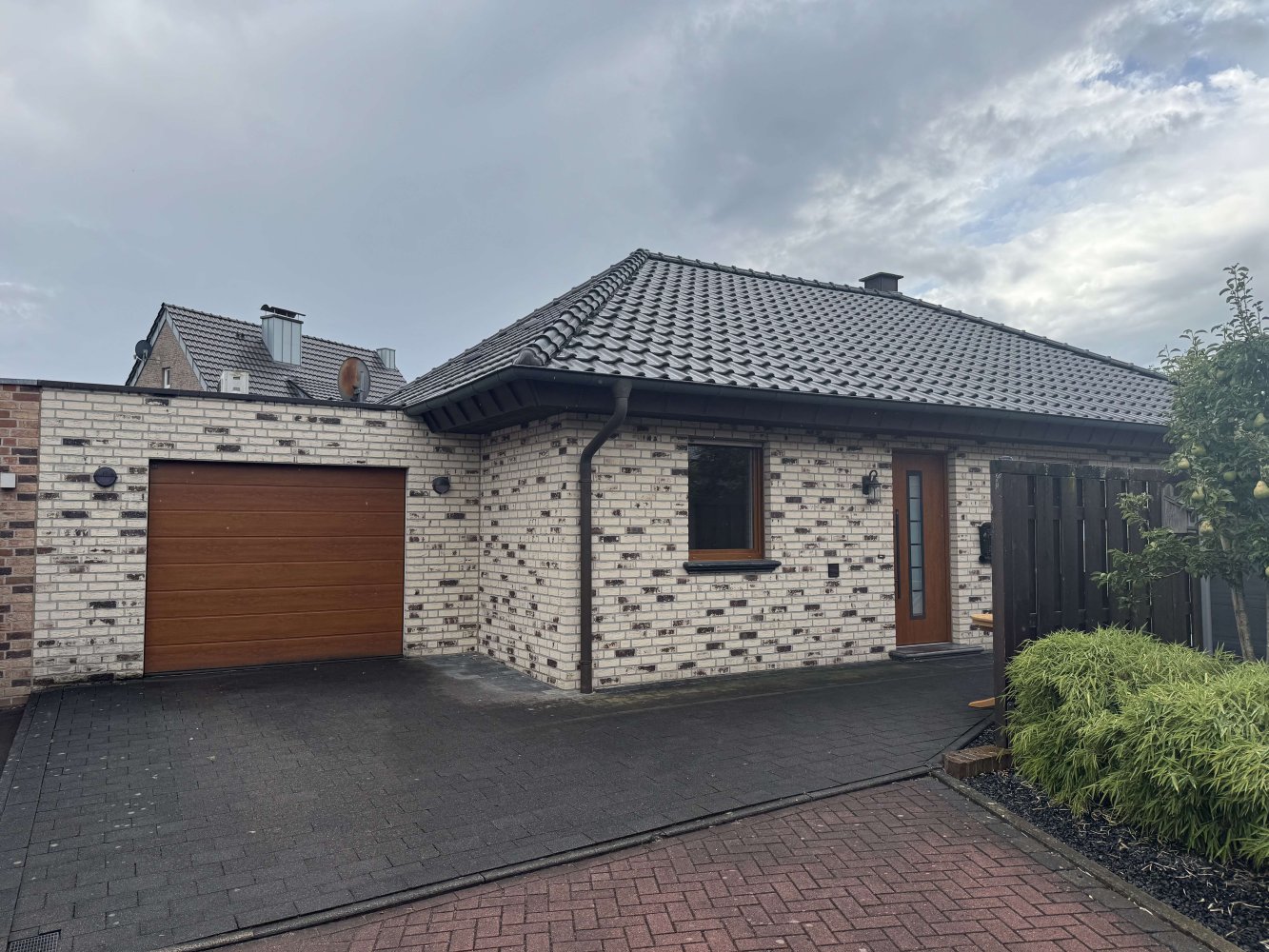 Bungalow de 3 habitaciónes en Wesel, Germany No. 236127