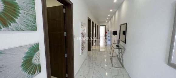 4 bedrooms Apartment in Birzebbuga, Malta No. 8089 14