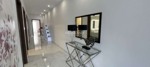 4 bedrooms Apartment in Birzebbuga, Malta No. 8089 13