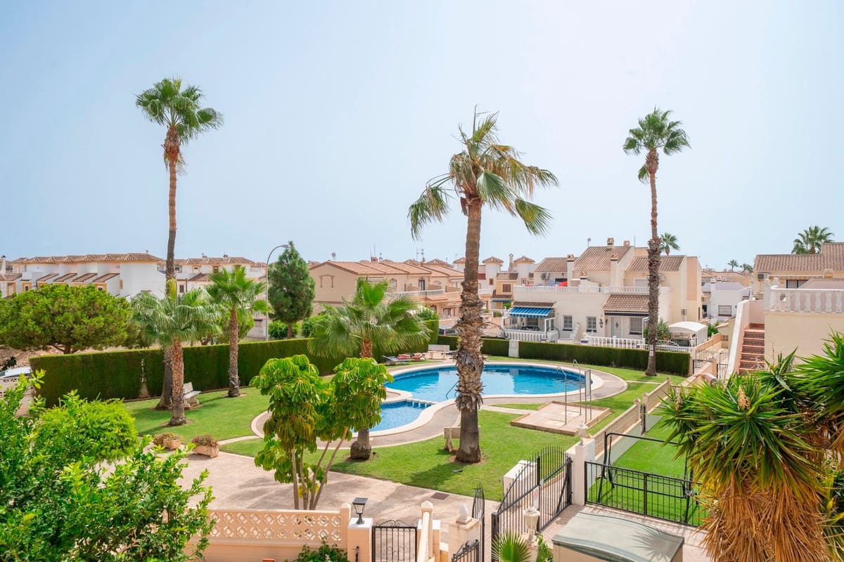 Таунхаус с 3 спальнями в Аликанте, Испания № 210014