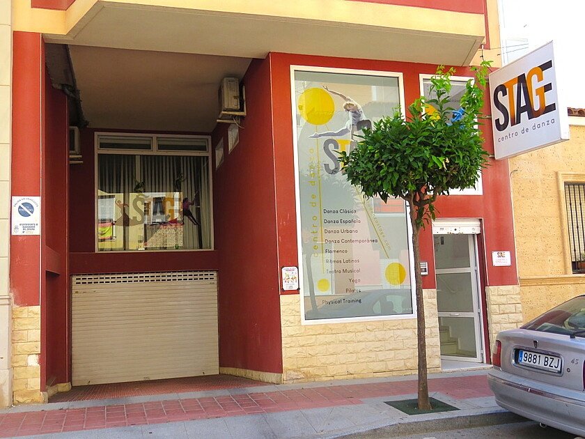 110m² Commercial property in Guardamar del Segura, Spain No. 14561
