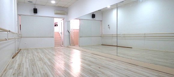 110m² Commercial property in Guardamar del Segura, Spain No. 14561 6