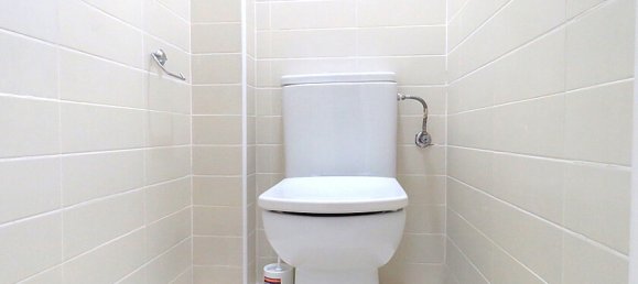 110m² Commercial property in Guardamar del Segura, Spain No. 14561 10