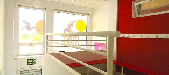 110m² Commercial property in Guardamar del Segura, Spain No. 14561 8