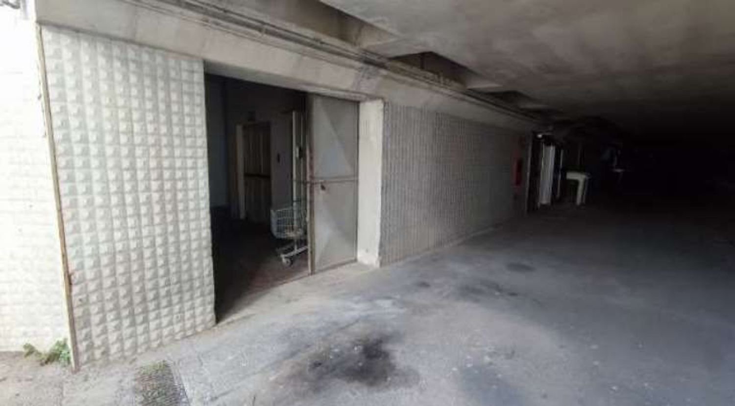  عقار تجاري في Brugherio, Italy 307متر مربع رقم 299817