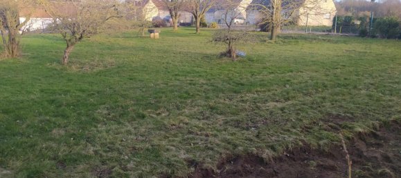  Land in Mametz, France No. 69904 7