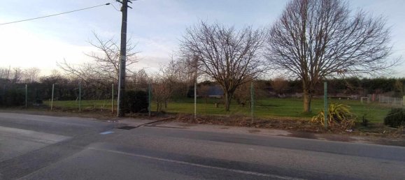  Land in Mametz, France No. 69904 2