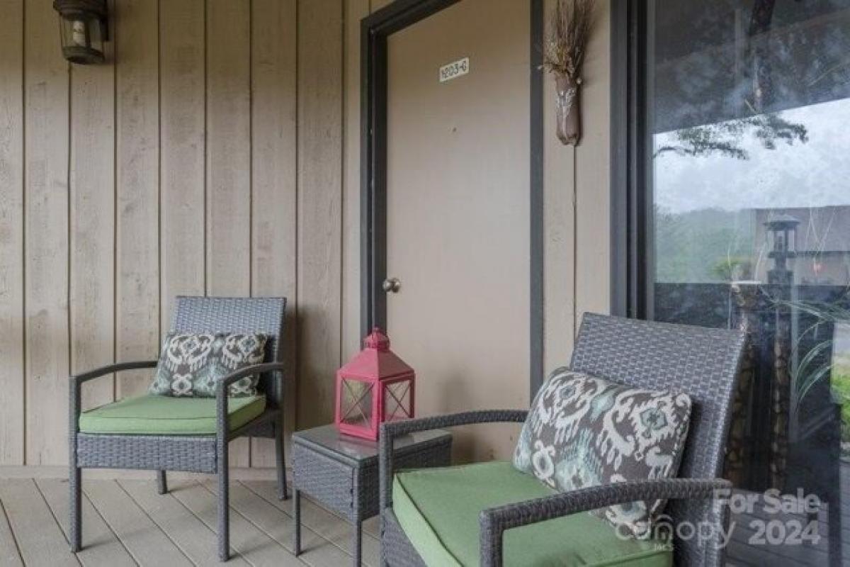 2 Schlafzimmer Haus in Lake Lure, USA, Nr. 440668