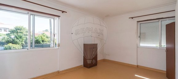 8 bedrooms House in Bucelas, Portugal No. 180640 14