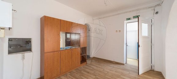 8 bedrooms House in Bucelas, Portugal No. 180640 26