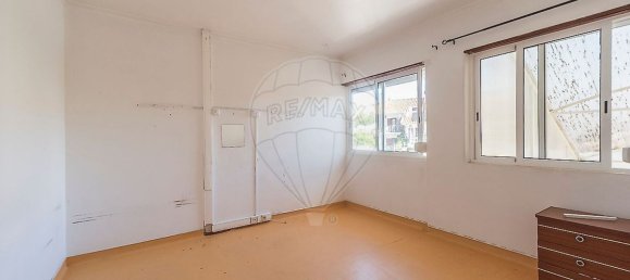 8 bedrooms House in Bucelas, Portugal No. 180640 6