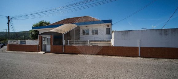 8 bedrooms House in Bucelas, Portugal No. 180640 3