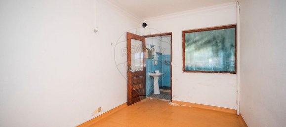 8 bedrooms House in Bucelas, Portugal No. 180640 8