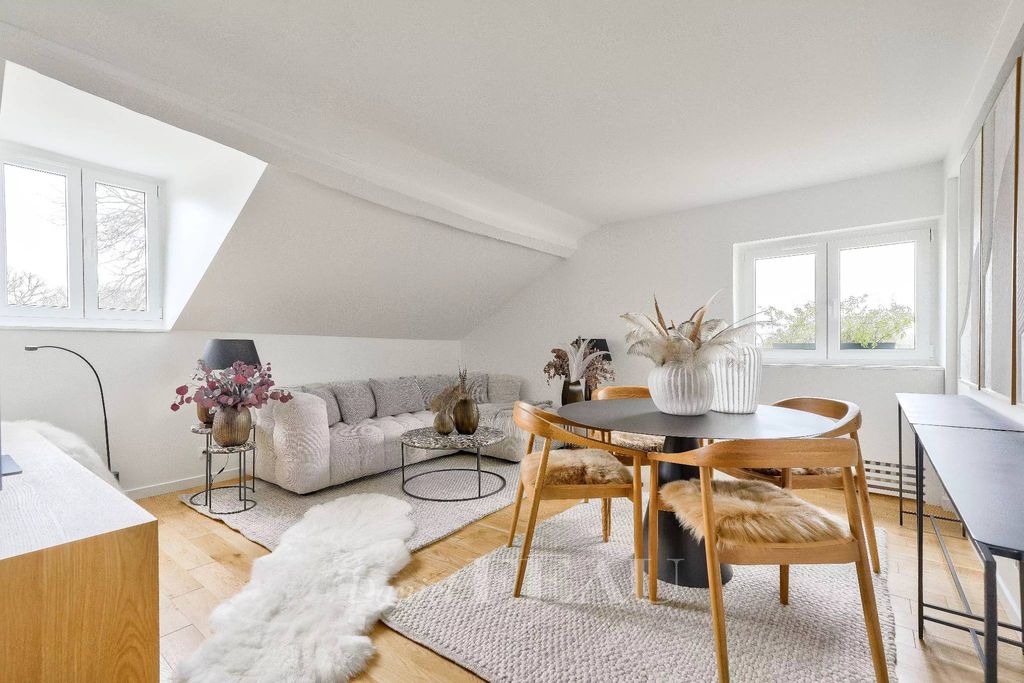 2 Schlafzimmer Wohnung in Garches, France, Nr. 137822